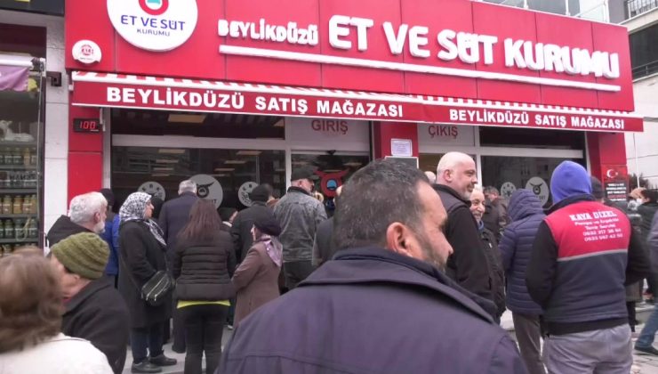 İstanbul’da Et Sırasındaki Vatandaş İsyan Etti: Zannediyorum Ki Ülkeye Bir Fabrika Açtı. F Tipi Cezaevi Açmış