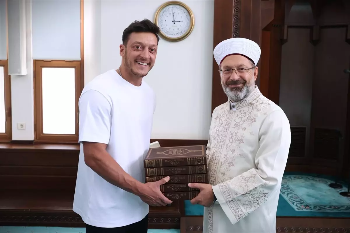 Ali Erbaş Mesut Özil ile Buluştu